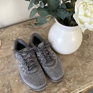 Gray Nike tennis shoes 👟